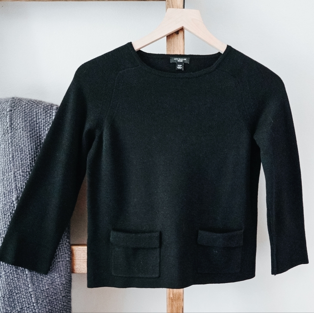 3/$20 Ann Taylor Black Knit Sweater (Size XSP)